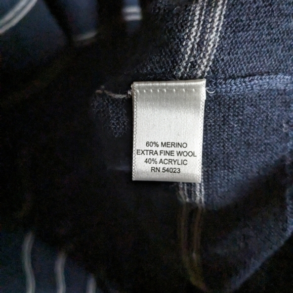 Banana Republic Large Navy w/‎ White Stripes Crewneck Pullover Sweater - Picture 4 of 10